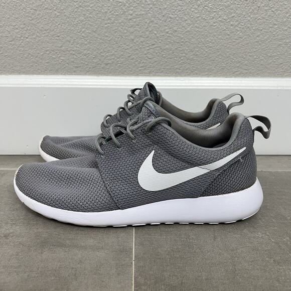 Nike Roshe One Mens Size 9.5 Wolf Gray Athletic Comfort Sneaker Shoes - Picture 2 of 5